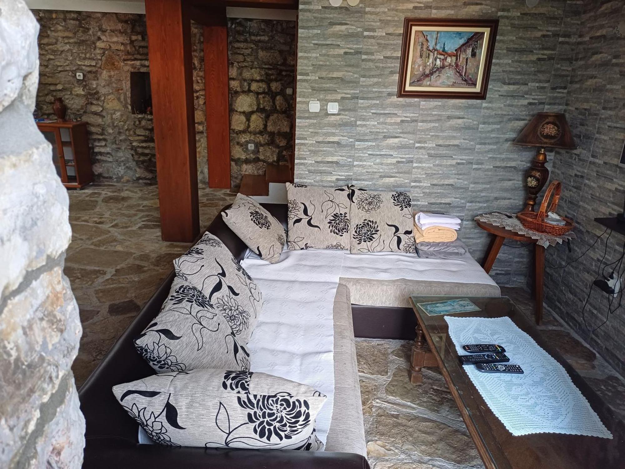 Guest House Maza Kotor Exterior photo