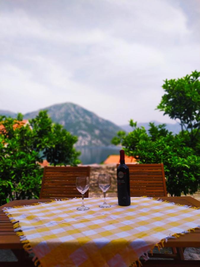 Guest House Maza Kotor Exterior photo